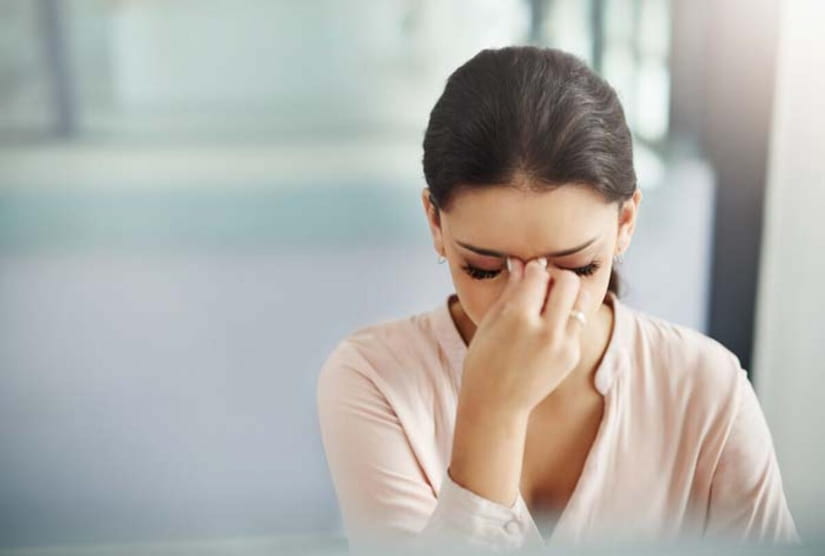 Baş Ağrısının Nedenleri? Baş Ağrısı Nasıl Geçer? Evde Tedavi Edin
